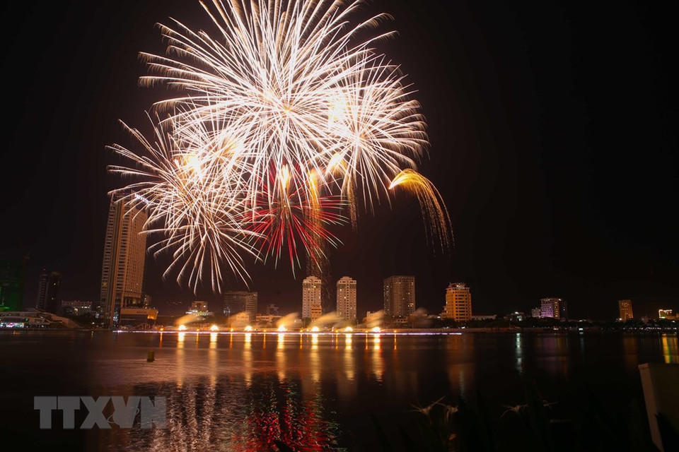 Fuegos artificiales del equipo de Vietnam. (Foto: VNA)