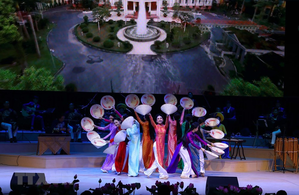 Presentación artística en el Año de Amistad Vietnam-Rusia en Moscú. (Fuente: VNA)