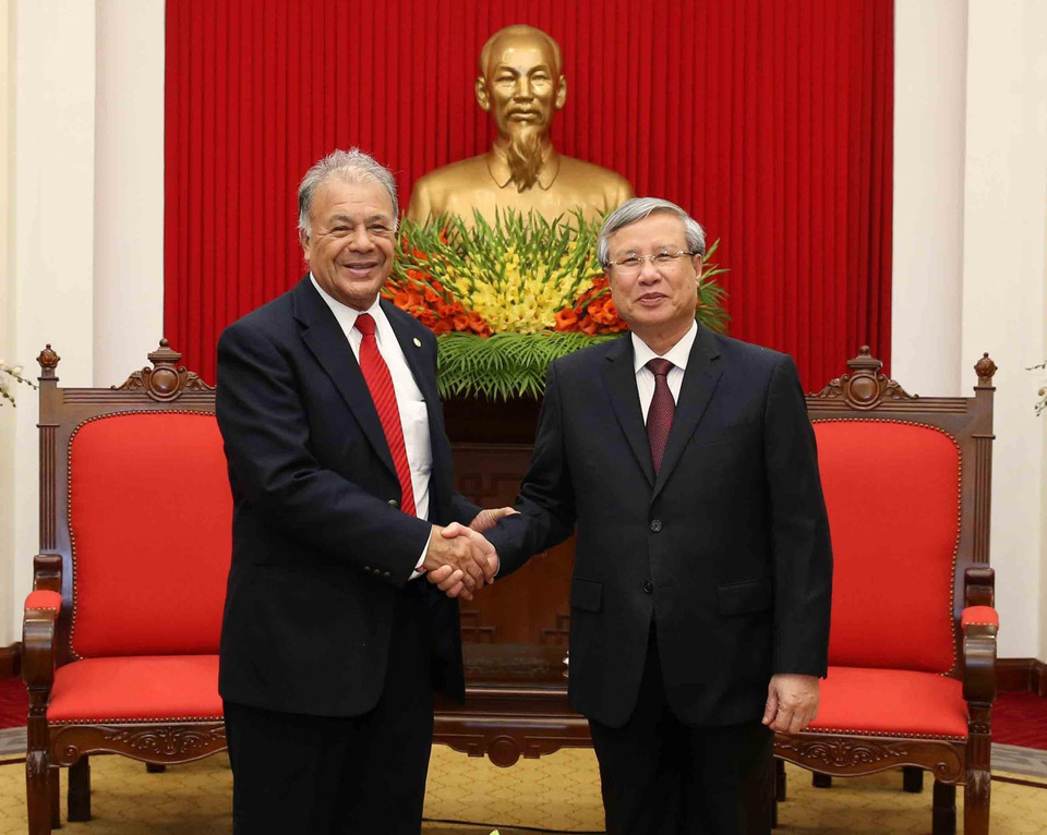 El miembro del Buró Político y permanente del Secretariado del Comité Central del Partido Comunista de Vietnam, Tran Quoc Vuong, recibió el 28 de agosto de 2019 en Hanoi al Coordinador nacional del Partido del Trabajo de México, Alberto Anaya Gutiérrez, durante su visita oficial a Vietnam. (Fuente: VNA)