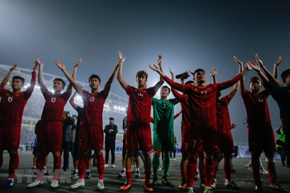 Celebran la victoria del partido. (Fuente: VNA)