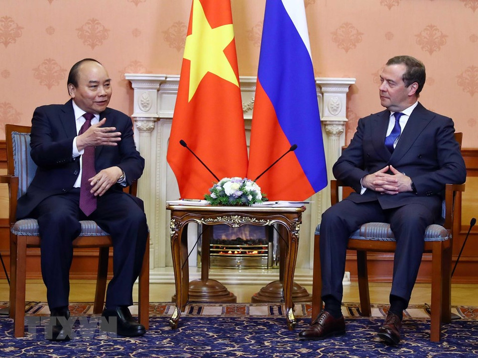 Recibe primer ministro ruso Dmitri Medvedev a su par visitante vietnamita, Nguyen Xuan Phuc. (Fuente: VNA)