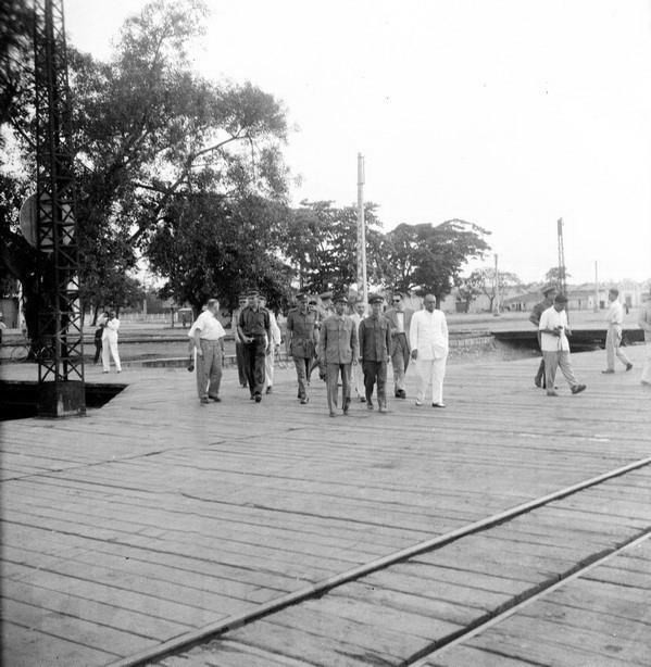 Observadores internacionales supervisaron el retiro de las tropas francesas del puerto de Hai Phong, según el Acuerdo de Ginebra. (Fuente: archivos de VNA)