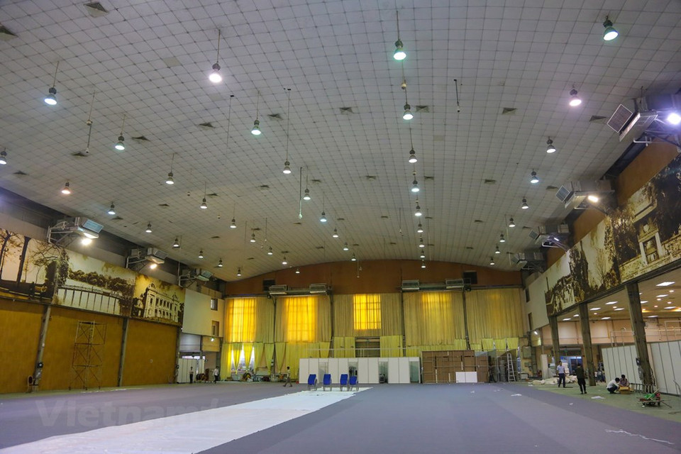 El Centro de Prensa Internacional dispone de grandes pantallas LCD y computadores conectados a la red de internet. (Foto: VNA)