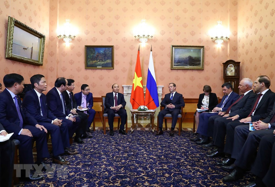 Recibe primer ministro ruso Dmitri Medvedev a su par visitante vietnamita, Nguyen Xuan Phuc. (Fuente: VNA)
