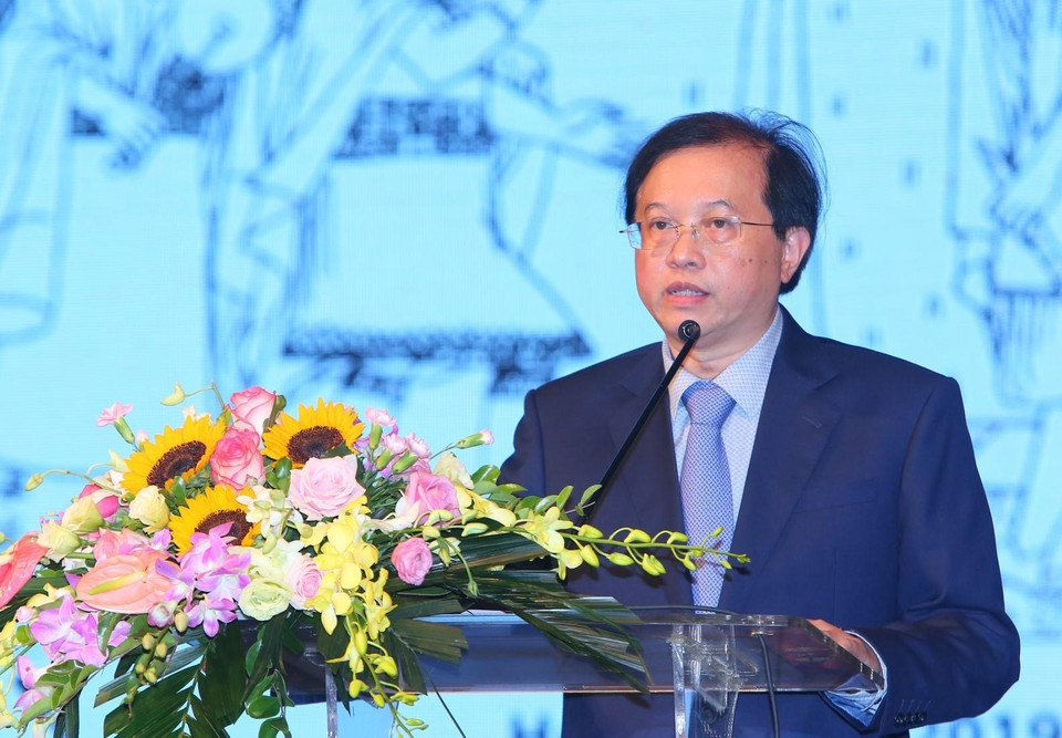 Viceprimer ministro de Cultura, Deportes y Turimos de Vietnam, Ta Quang Dong, interviene en la ceremonia conmemorativa al 25 aniversario del establecimiento de relaciones diplomáticas Vietnam-Perú, celebrada en Hanoi. (Foto: VNA) 