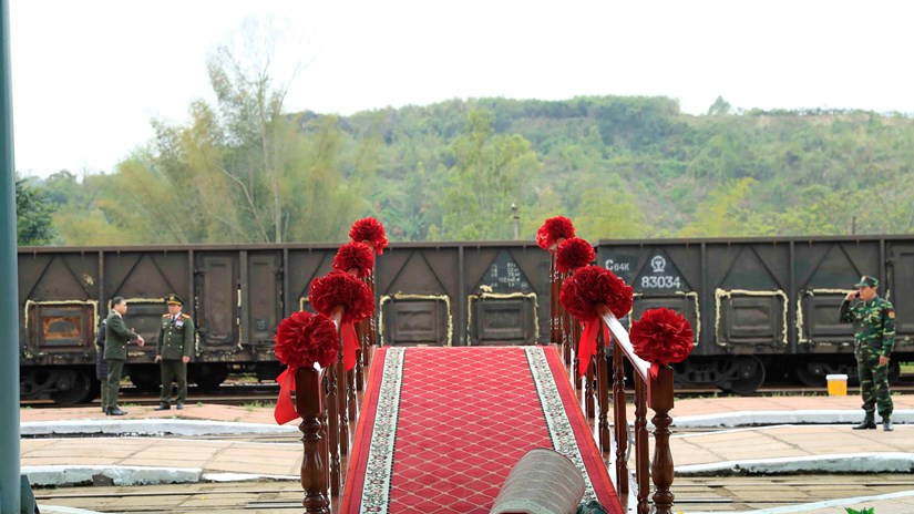 La entrada del terminal Dong Dang en sus últimos pasos preparativos en víspera de la llegada del líder norcoreano, Kim Jong-un. (Foto: VNA)
