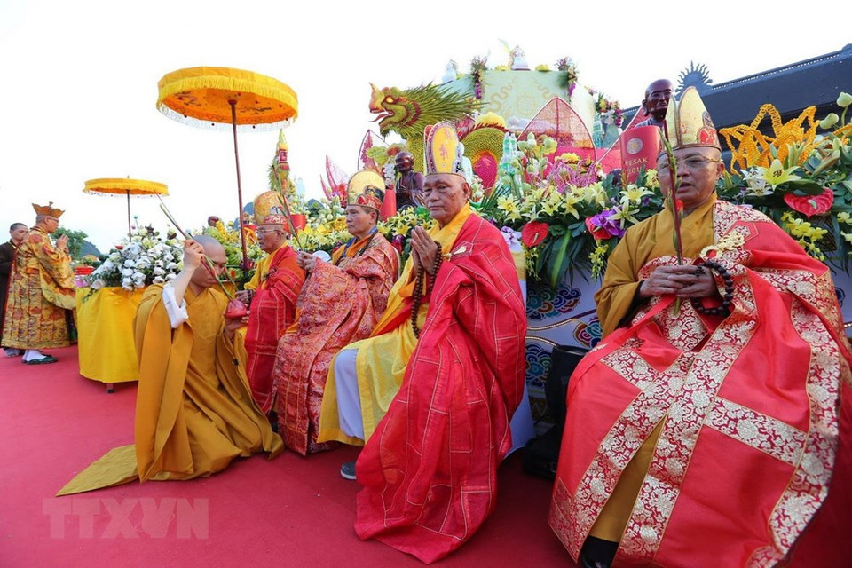 Ritos en la misa para pedir por la paz y prosperidad. (Fuente: VNA)