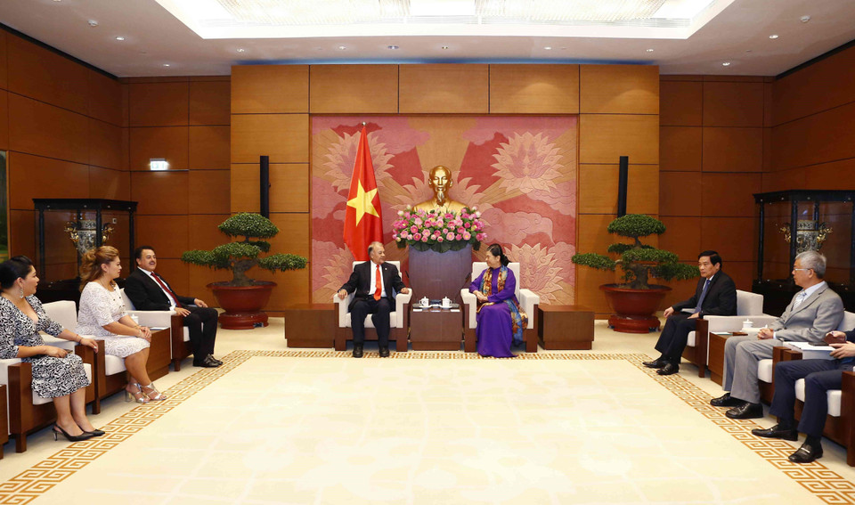 La vicepresidenta de la Asamblea Nacional, Tong Thi Phong, recibió el 27 de agosto de 2019 al Coordinador nacional del Partido del Trabajo de México, Alberto Anaya Gutiérrez, durante su visita oficial a Vietnam. (Fuente: VNA)