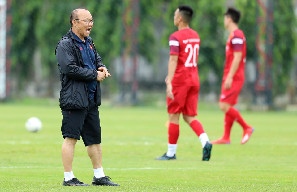 La selección vietnamita se entrenó en el estadio Muangthong, en Bangkok, ante el partido contra su rival tailandés, el jueves próximo. (Fuente: VNA)