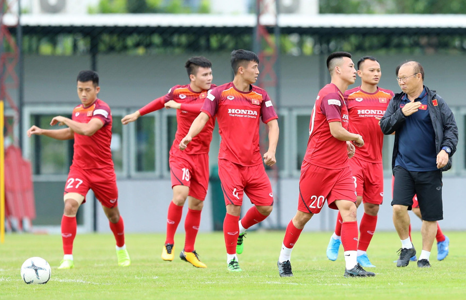 La selección vietnamita se entrenó en el estadio Muangthong, en Bangkok, ante el partido contra su rival tailandés, el jueves próximo. (Fuente: VNA)