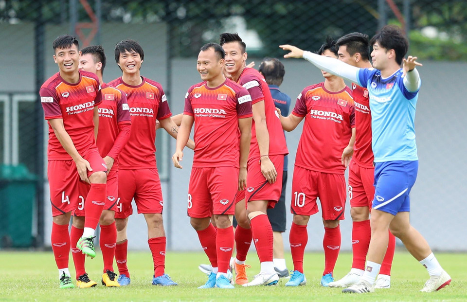 La selección vietnamita se entrenó en el estadio Muangthong, en Bangkok, ante el partido contra su rival tailandés, el jueves próximo. (Fuente: VNA)