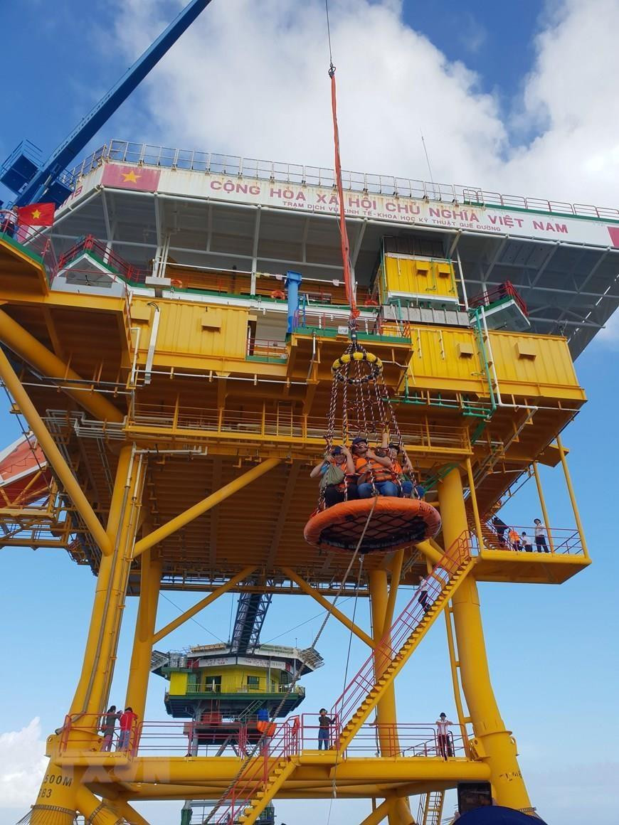 Visitan a la plataforma DK1 (Foto: VNA)