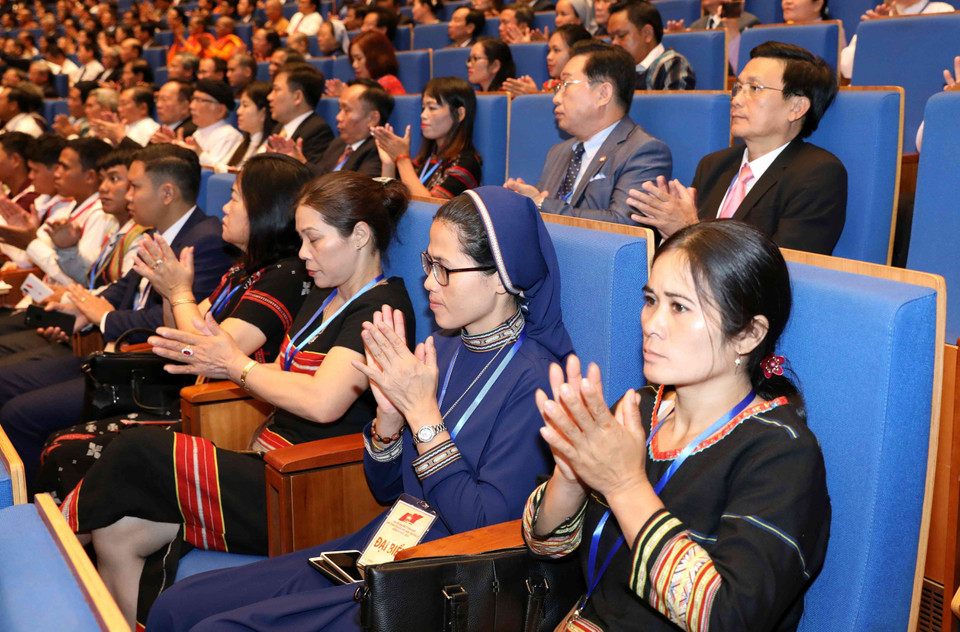 FPV, mayor organización de masas de Vietnam, desempeña un papel importante en los movimientos patrióticos y democráticos, así como en garantizar los derechos e intereses legítimos de los pobladores, y en la supervisar la construcción partidista. (Fuente: VNA)