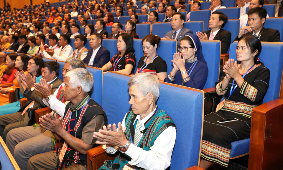 FPV, mayor organización de masas de Vietnam, desempeña un papel importante en los movimientos patrióticos y democráticos, así como en garantizar los derechos e intereses legítimos de los pobladores, y en la supervisar la construcción partidista. (Fuente: VNA)