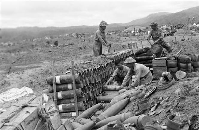 Los conocidos sitios históricos en Dien Bien Phu son las cimas A1, C1, C2 y D1, el puente y el aeropuerto Muong Thanh, y el búnker del jefe de las fuerzas francesas, general De Castries. (Foto: VNA)