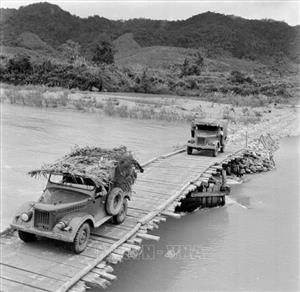 A través de la ruta Ho Chi Minh más de dos millones de combatientes avanzaron hacia el frente del Sur, además de millones de toneladas de armas, alimentos y combustibles fueron transportadas. (Fuente: VNA)