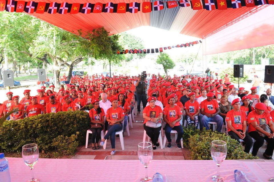 Militantes y seguirodes del MIU participan en el acto en honor al Presidente Ho Chi MInh (Fuente: VNA)