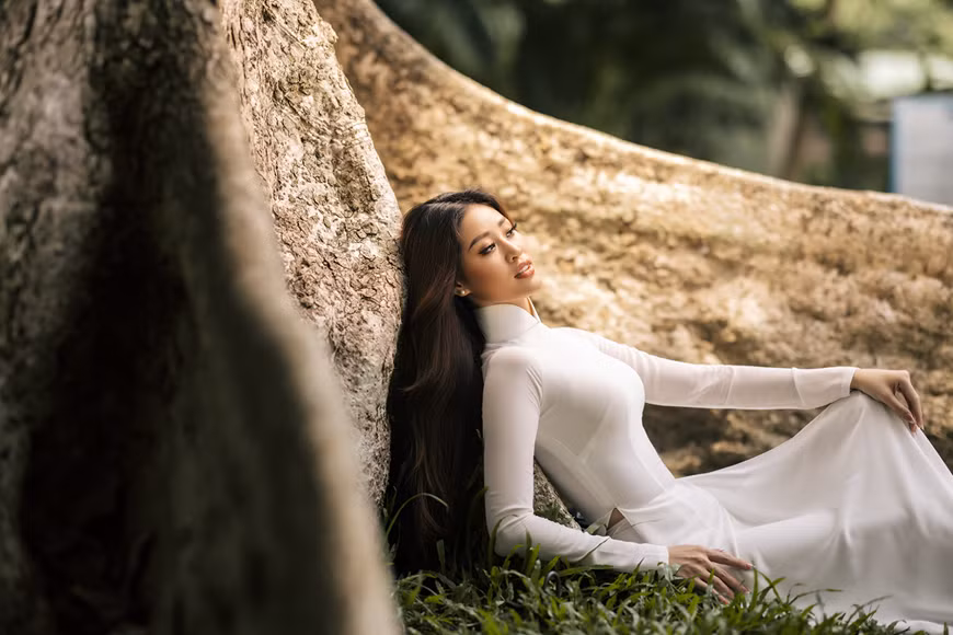 Esas fotos muestran el amor de Khanh Van a Ao Dai (Fuente: Vietnamplus)