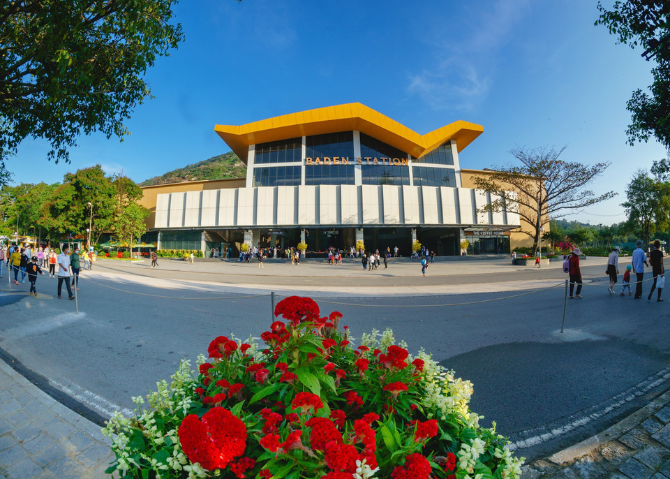 La mayor estación mundial de teleférico en la montaña Ba Den (Fuente: VNA)