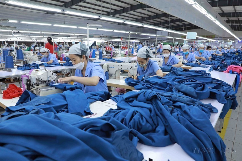 La mayoría de los trabajadores del sector textil son mujeres (Fuente: VNA)