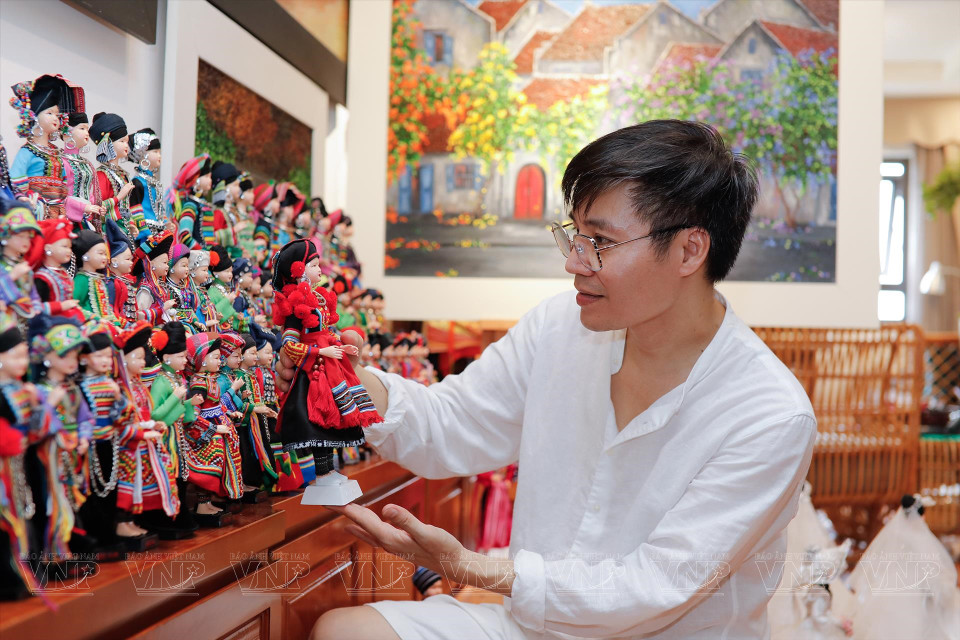 Nguyen Hoang Anh ha diseñado miles obras para muñecas (Fuente:VNA)