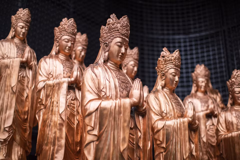 Debajo de la estatua de Buda Tay Bo Da Son hay una gran pagoda donde se encuentran otras estatuas de Buda (Fuente: VNA)