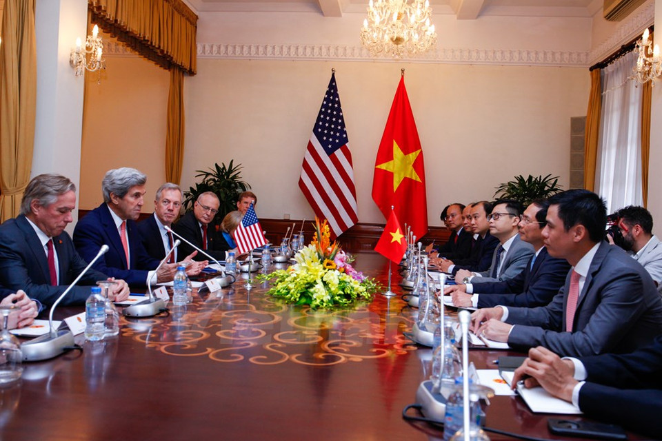 Kerry sostuvo un encuentro con el vicecanciller Bui Thanh Son (Fuente: VNA)