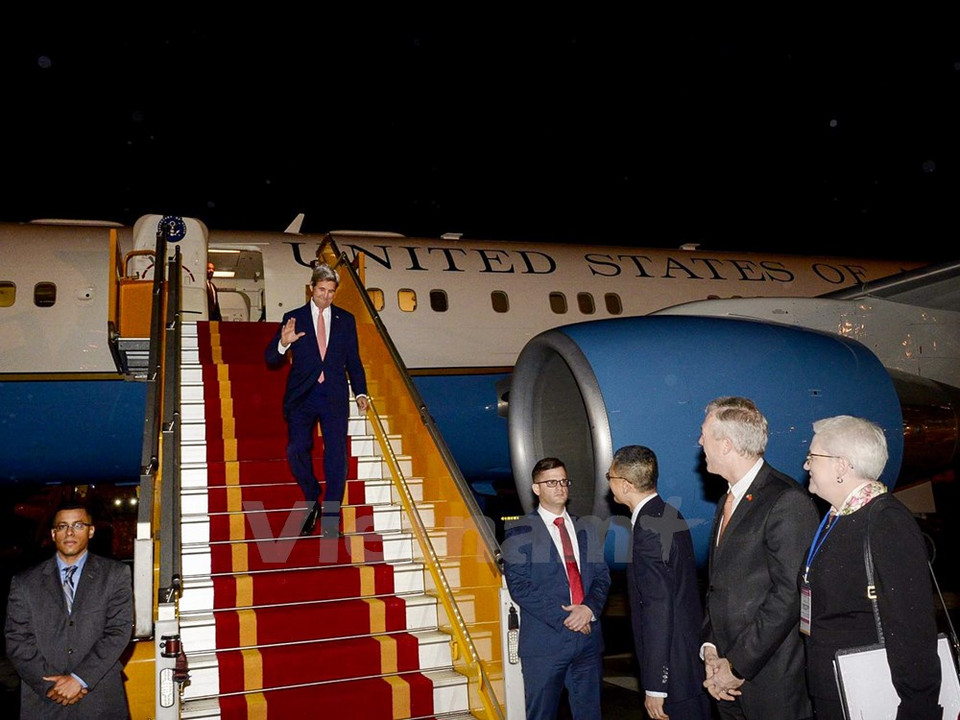 John Kerry llegó anoche a Hanoi (Fuente: VNA)