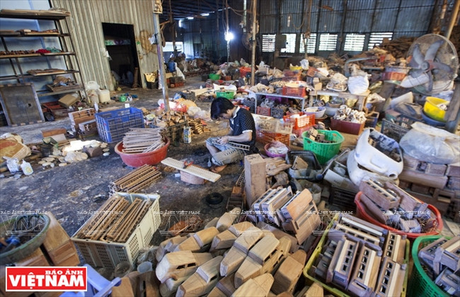 Un taller de producción artesanal en la comunidad de Binh Minh, distrito de Trang Bom, provincia de Dong Nai. (Fuente: VNA)
