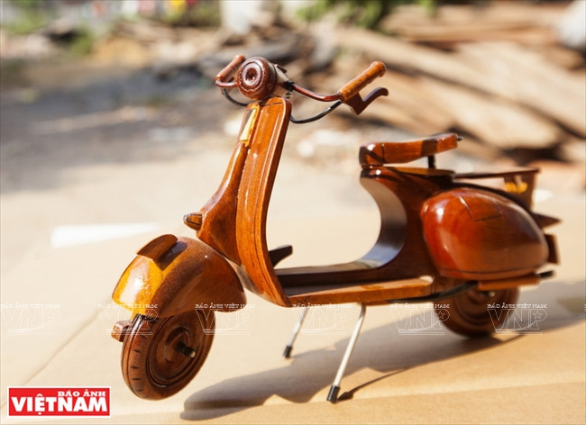 Algunas obras hermosas de la comunidad artesanal de Binh Minh (Fuente: VNA)