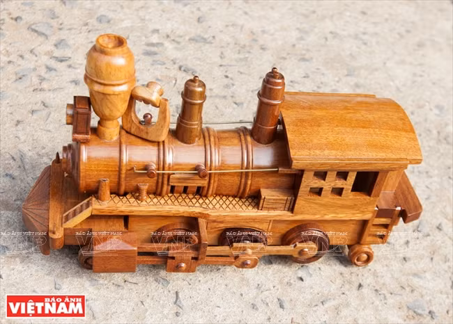 Algunas obras hermosas de la comunidad artesanal de Binh Minh (Fuente: VNA)