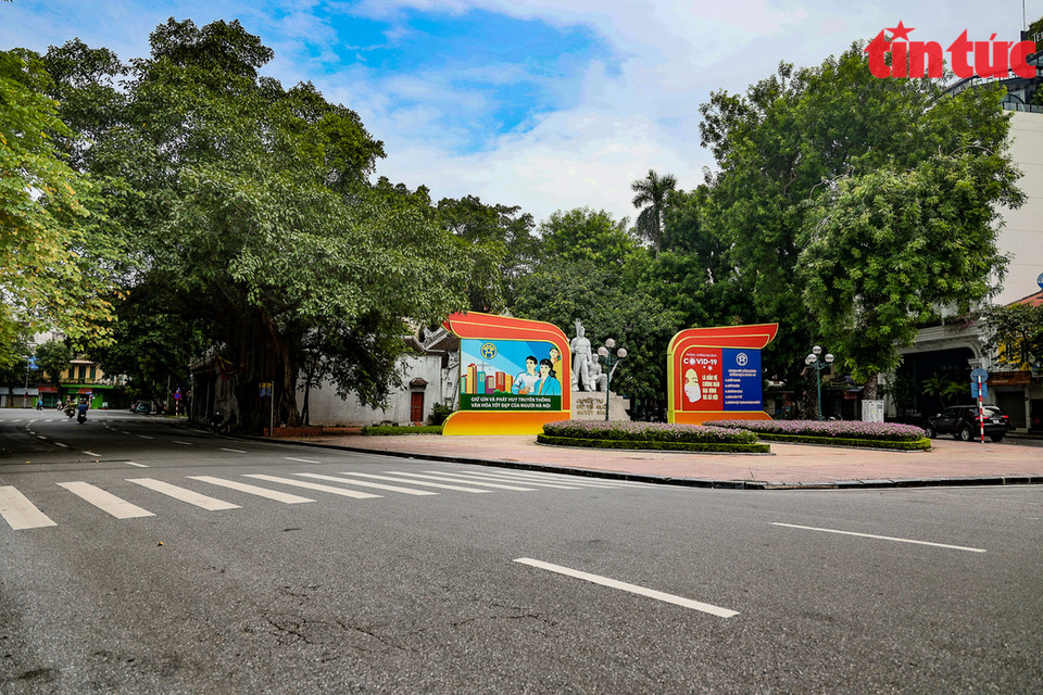 Monumento dedicado a los combatientes voluntarios que lucharon durante 60 días y noches desde el 19 de diciembre de 1946 para proteger la capital contra las fuerzas del colonialismo francés. (Foto: VNA)