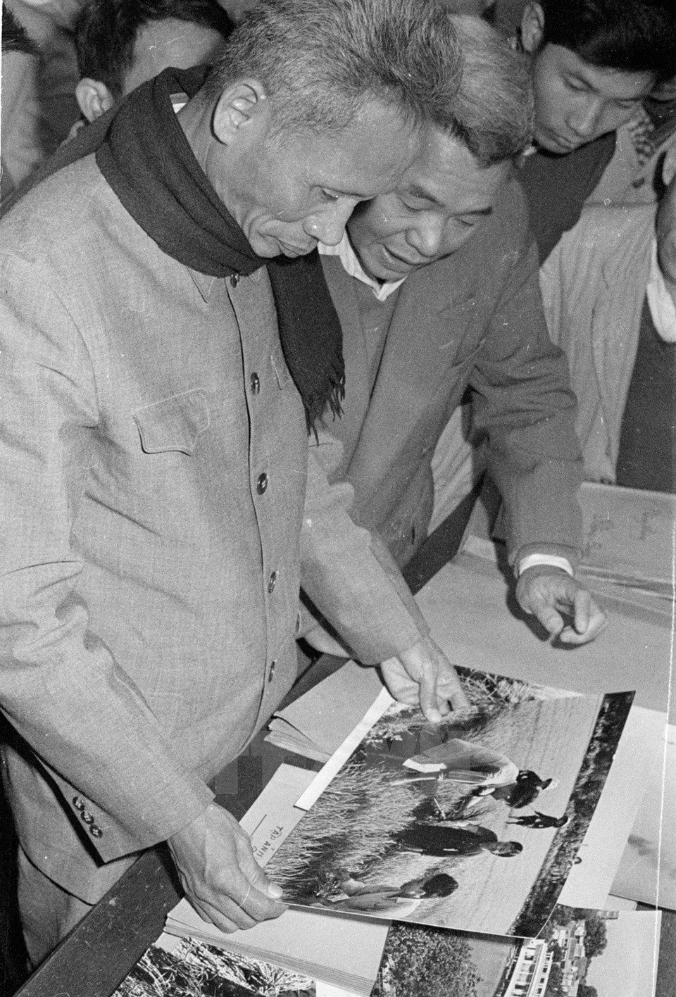 El ex primer ministro Pham Van Dong (en cargo de 1955 a 1987) en la sede de la VNA. (Fuente: VNA)