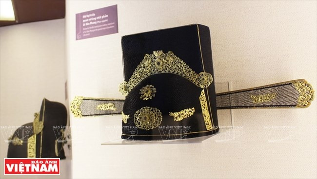 Una corona de un alto funcionario (Fuente:VNA)