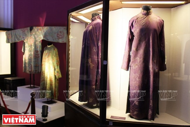 Algunos trajes reales usados por las mujeres en la Dinastía Nguyen (Fuente:VNA)
