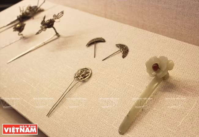 Horquillas de plata y de jade (Fuente:VNA)