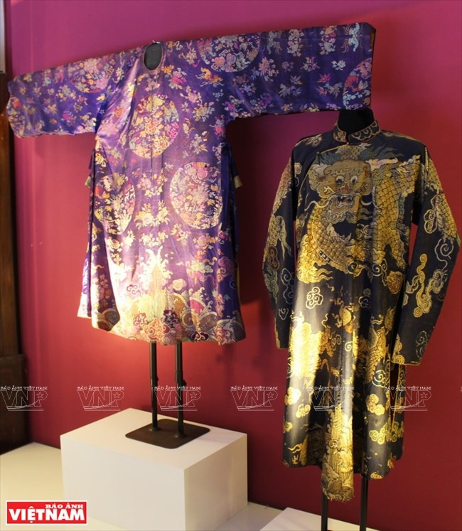Algunas túnicas de altos funcionarios en la Dinastía Nguyen (Fuente:VNA)