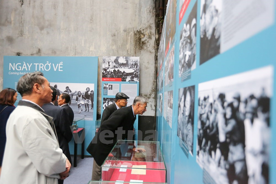 Visitantes a la exposición (Fuente: VNA)