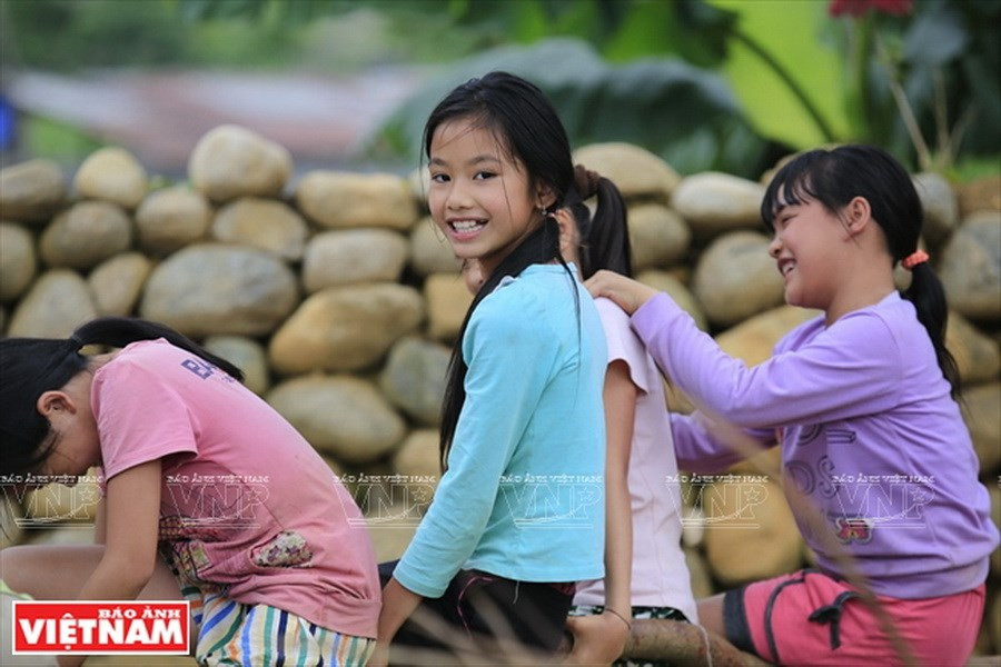 Vallas de piedra se convierte en una imagen popular en este lugar (Fuente: VNA))