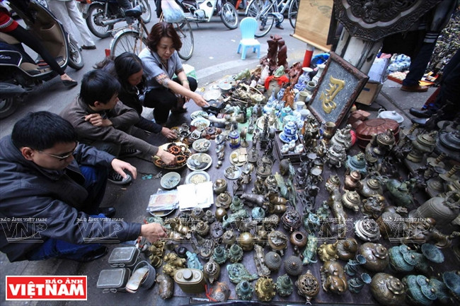 Un mercado de antigüedades en Hanoi. 