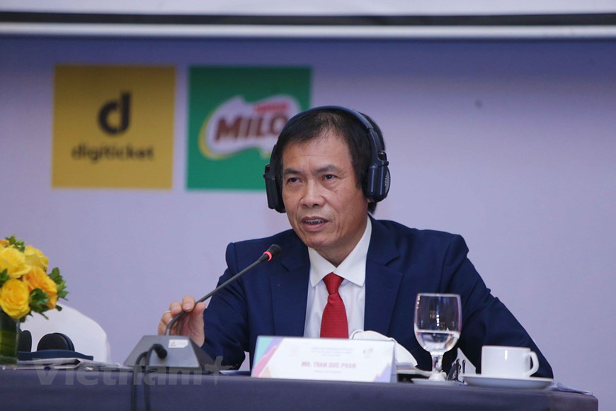 De acuerdo con la situación y el nivel epidémicos, el Comité Organizador decidirá si las competiciones se realizarán con o sin espectadores. Los atletas no podrán ir a ningún otro sitio más allá de su alojamiento y los lugares de competencia. Las pruebas de la COVID-19 se realizarán cada 72 horas. "Esperamos que los países del Sudeste Asiático apoyen a Vietnam para organizar con éxito los SEA Games 31, en línea con su espíritu 'Por un Sudeste Asiático más fuerte'", dijo Tran Duc Phan, subdirector general de la Administración Nacional de Deportes y también del Comité Organizador, durante la primera reunión de jefes de las delegaciones participantes en el mayor evento deportivo regional. (Foto: Vietnam+)