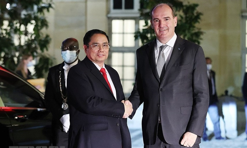 El primer ministro francés, Jean Castex, recibió al primer ministro Pham Minh Chinh (Foto de VNA)