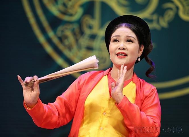 El artista popular Thanh Ngoan, director del Teatro Cheo de Vietnam, es conocido por su interpretación de un personaje en la pieza "Quan Am Thi Kinh", un cuento popular vietnamita de mil años de antigüedad (Foto: VNA)