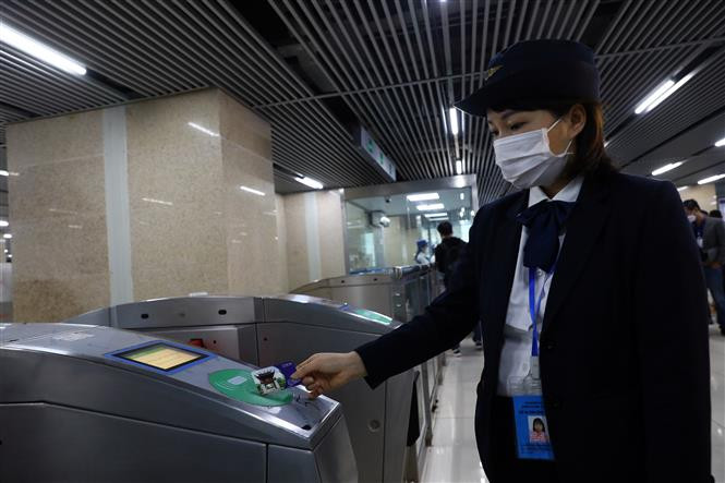 Durante los primeros 15 días de funcionamiento oficial, se prestará servicio de forma gratuita a los pasajeros (Foto: VNA)