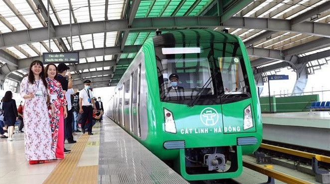 Se trata del primer proyecto de ferrocarril urbano puesto en funcionamiento en Vietnam y Hanoi (Foto: VNA)