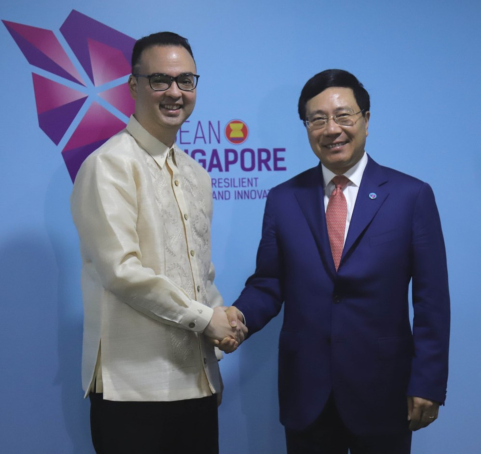 El viceprimer ministro y canciller, Pham Binh Minh, se reúne con el secretario de Asuntos Exteriores de Filipinas, Alan Peter Cayetano, el 4 de agosto (Fuente: VNA)