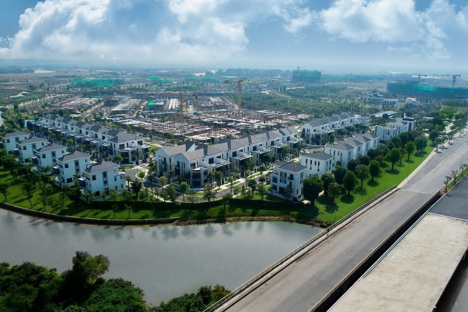 El proyecto de área urbana Aqua City ubicado a lo largo del río Dong Nai se implementa como preparativos para el aprovechamiento de las ventajas brindadas por el proyecto del Aeropuerto Internacional de Long Thanh (Foto: VNA)