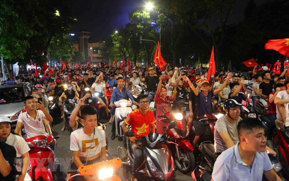 El único gol anotado por el delantero Nguyen Cong Phuong en los últimos minutos ayudó a Vietnam a vencer a Bahrein en el partido celebrado la víspera en Indonesia. 