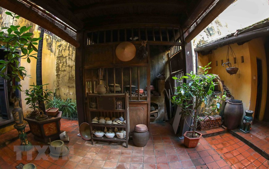 La cocina de la casa, donde se conservan aún varios objetos y utensilios antiguos (Fuente: VNA)