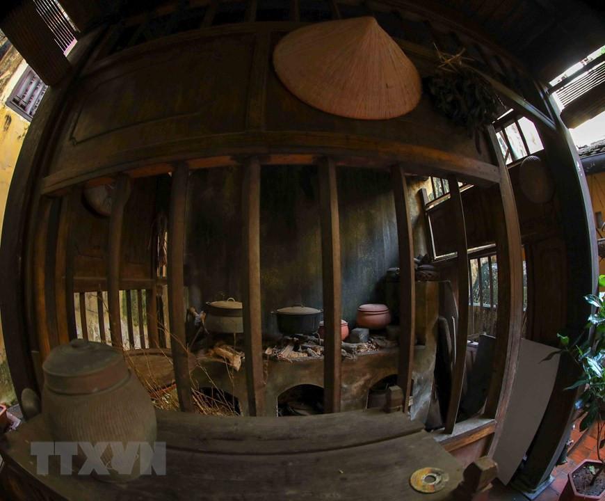 La cocina de la casa, donde se conservan aún varios objetos y utensilios antiguos (Fuente: VNA)